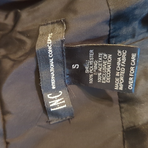 Black Trenchcoat Silver Rivets, Buttons Belted  Chic Sex In The City Vibe Sz M - Picture 7 of 9